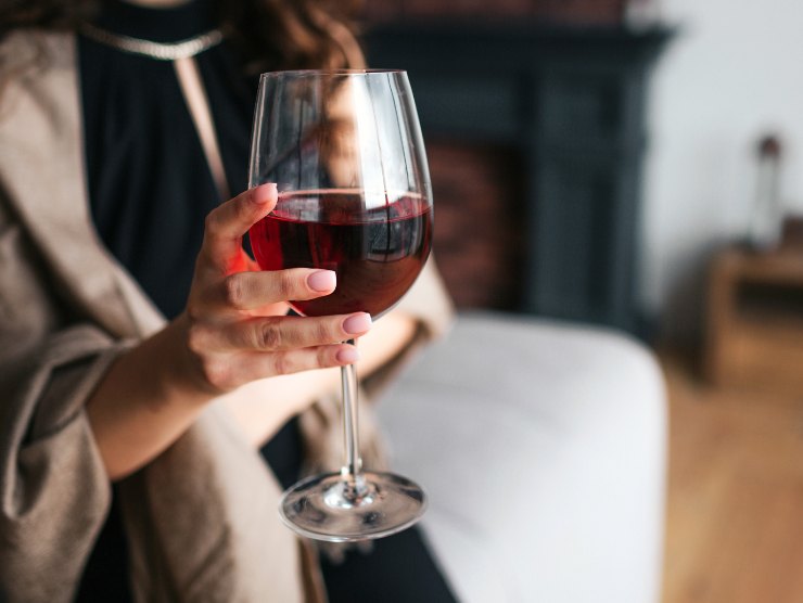 Cosa succede al nostro corpo quando beviamo vino