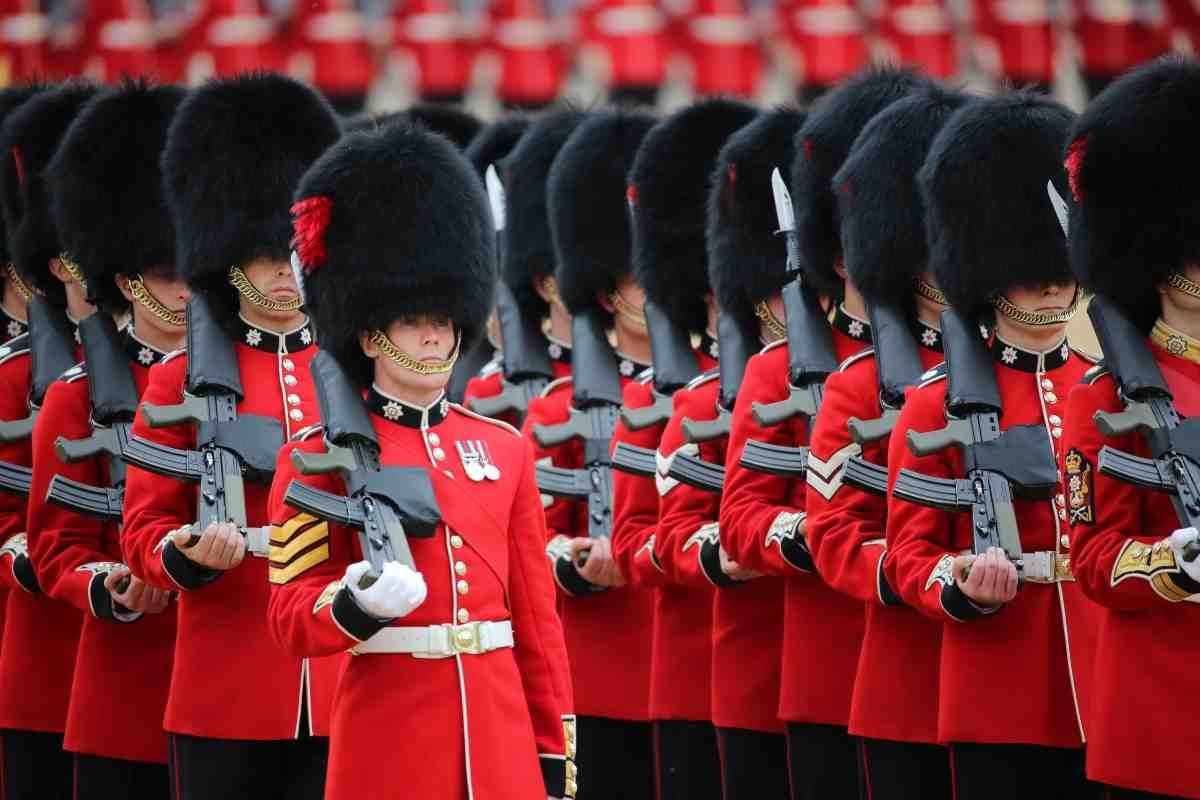 Guardia Reale inglese rompe la tradizione
