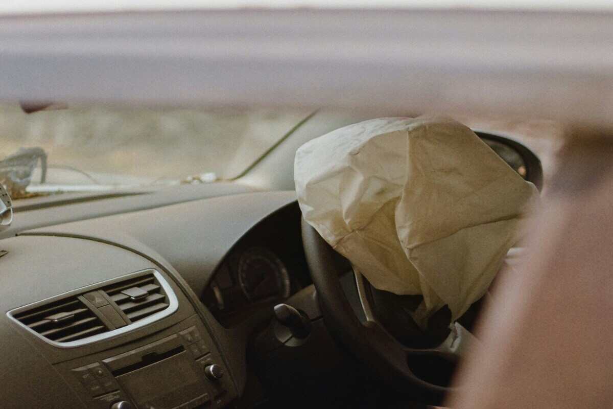 airbag auto esploso
