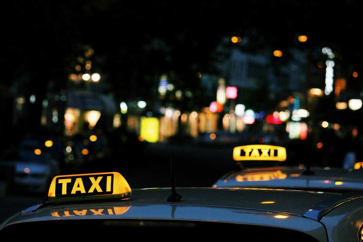 scritta taxi