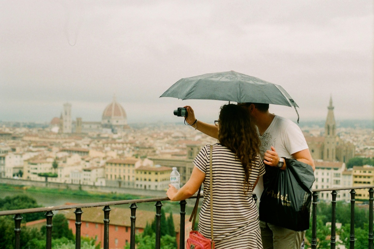 Overtourism in Italia, il Guardian consiglia ai turisti si visitare alcune città meno gettonate