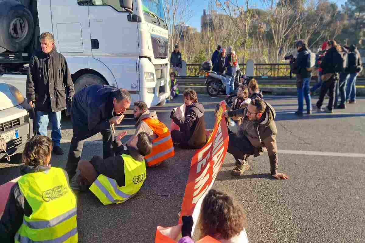 Una protesta di Ultima Generazione a Roma